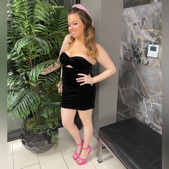 Dress - Picture 4 of 4